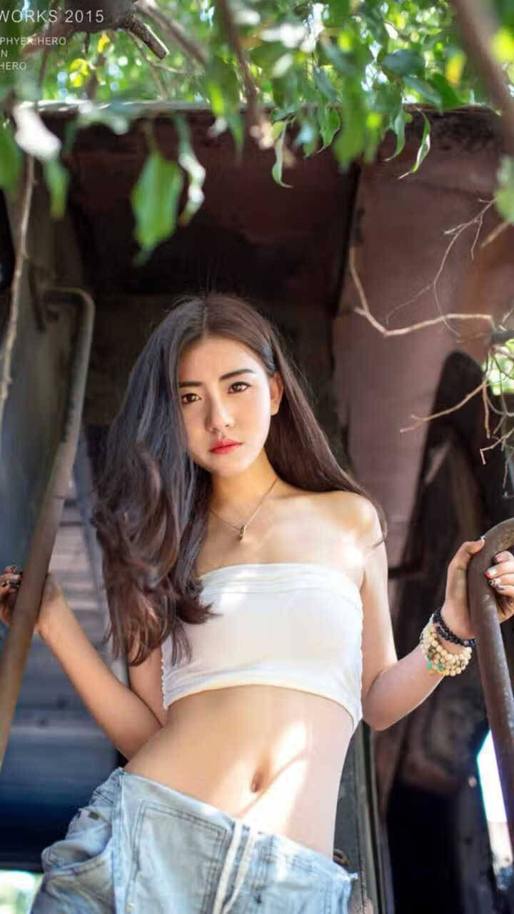 _青年冲浪竞速赛：浪尖上的青春角逐_，青少年冲浪培训班