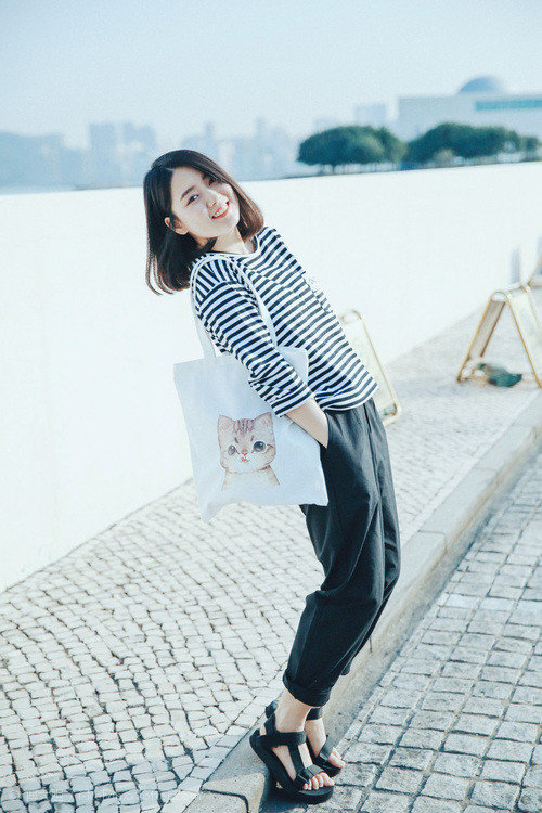 史上最“炫酷”的长距离三分:库里在对爵士比赛中投出41英尺的绝杀!