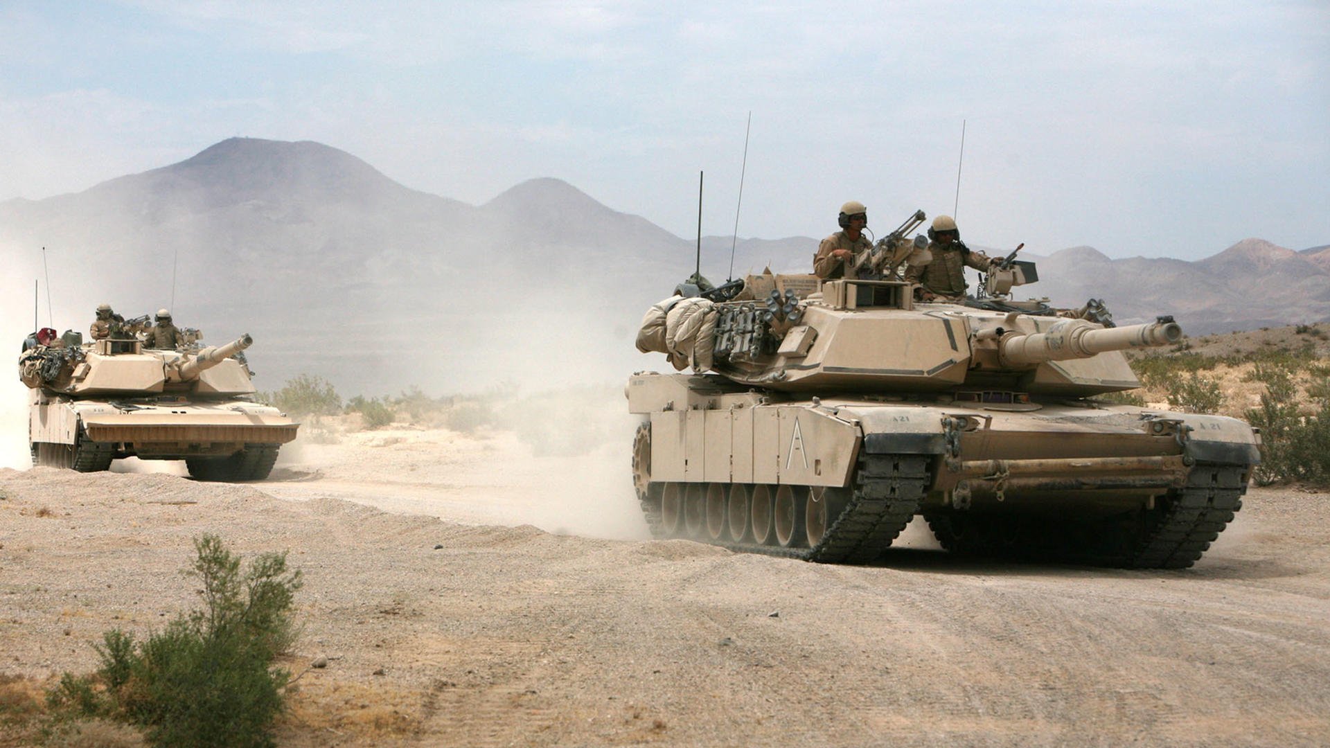 意大利骑手多米安·米歇尔斯在2024年巴黎奥运会盛装舞步比赛中获得第六名,展现坚韧精神。